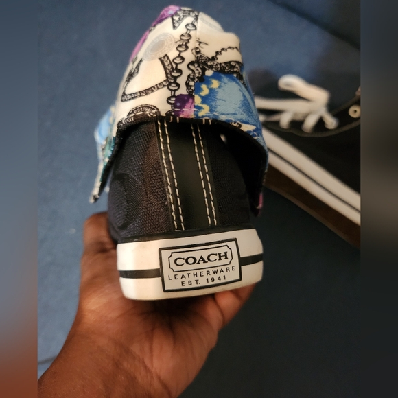 Coach Sneaker - Picture 2 of 5